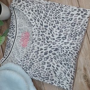 VICTORIA'S SECRET LONG SLEEVE LEOPARD PRINT NIGHTGOWN